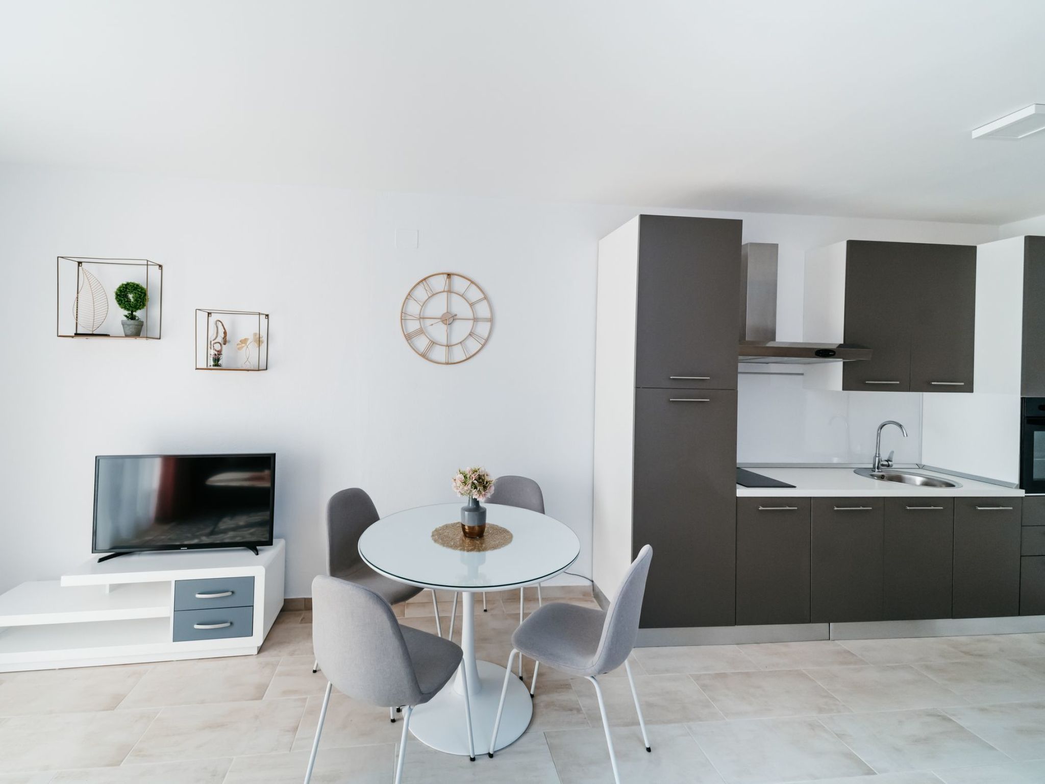 "Gray" mit Blick auf das Wasser