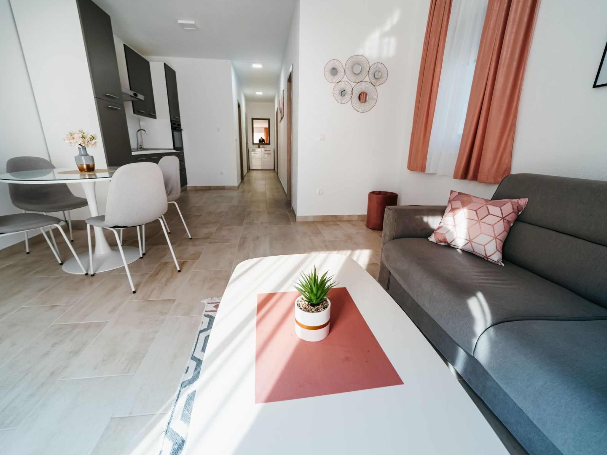 "Gray" mit Blick auf das Wasser-Image-tags.info