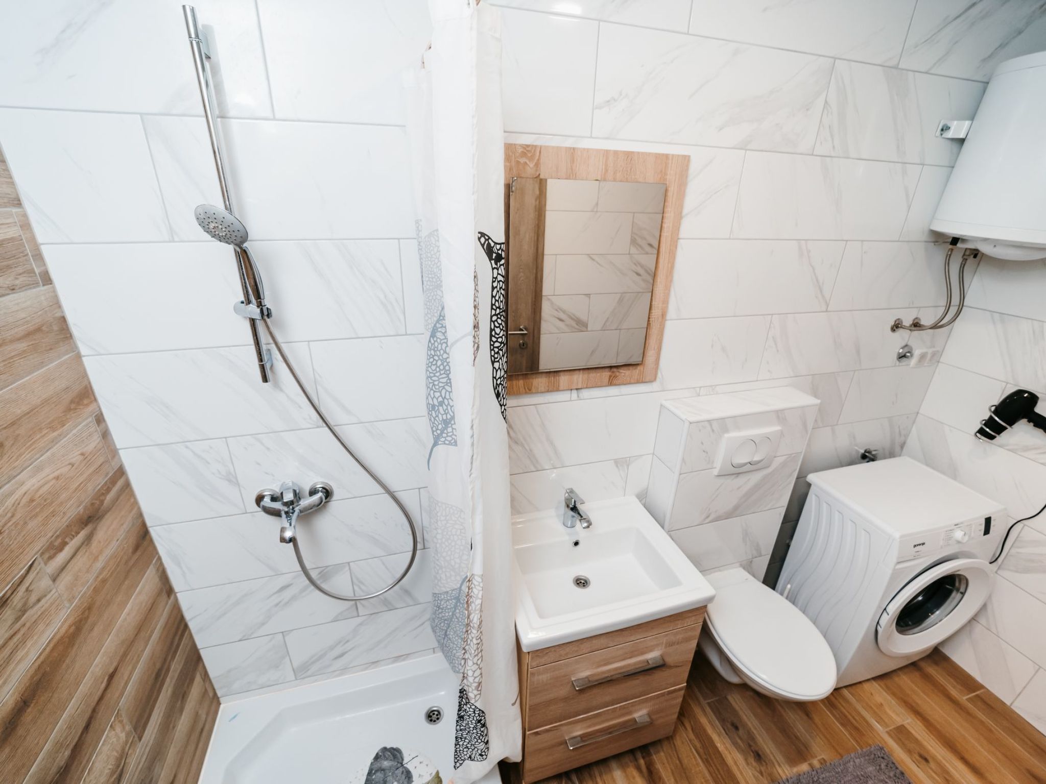 "Gray" mit Blick auf das Wasser-Image-tags.info