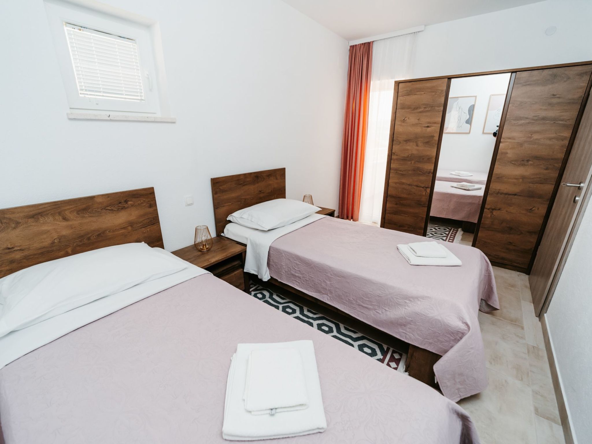 "Gray" mit Blick auf das Wasser-Image-tags.info