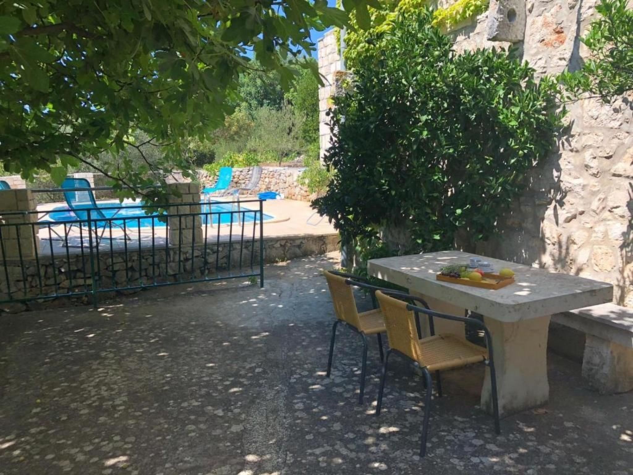 "Kastil" mit privatem Pool-Dedans