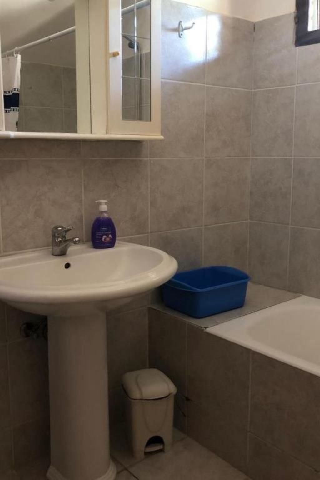 "Kastil" mit privatem Pool-Dedans