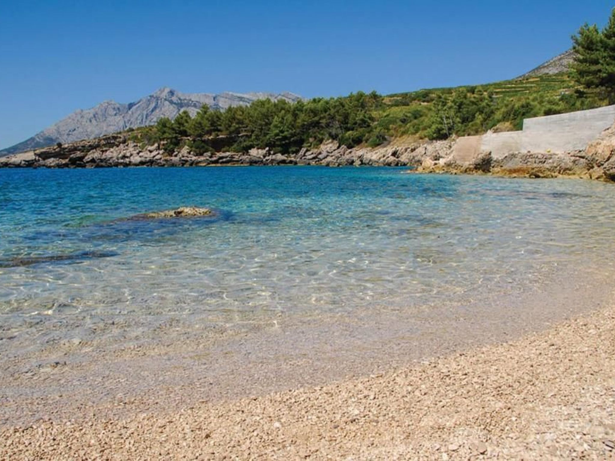 Mit Blick auf das Wasser-Draußen