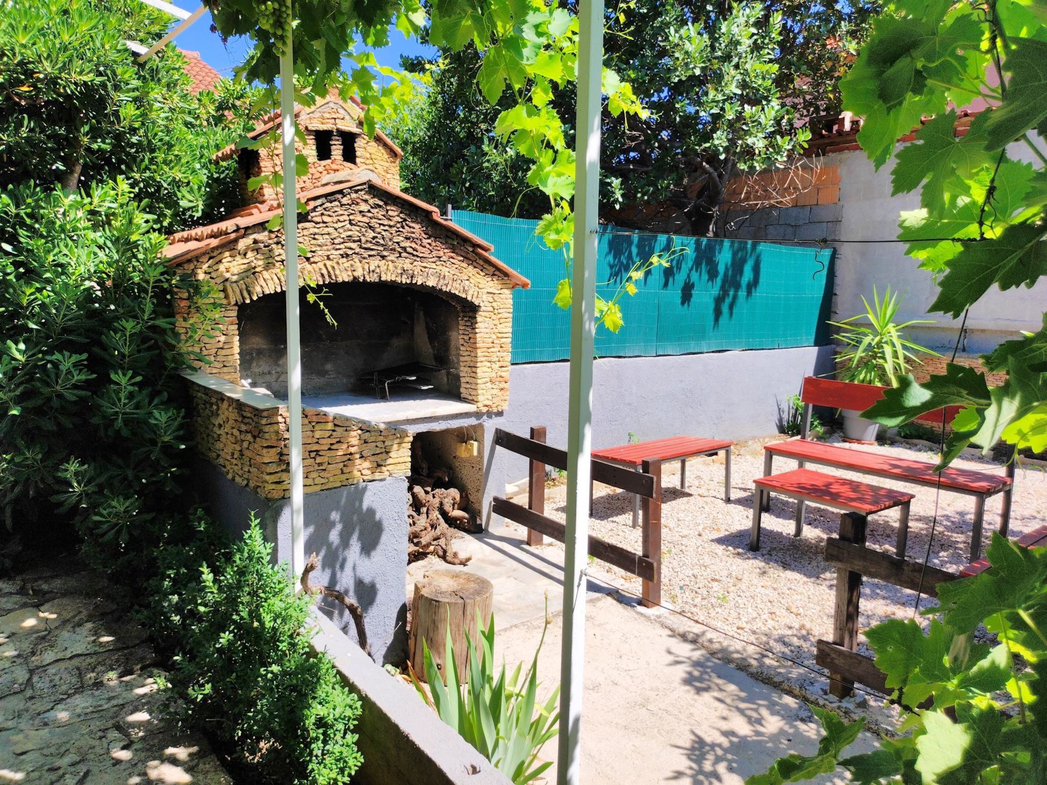 Karmen auf zwei Ebenen mit Garten-Binnen