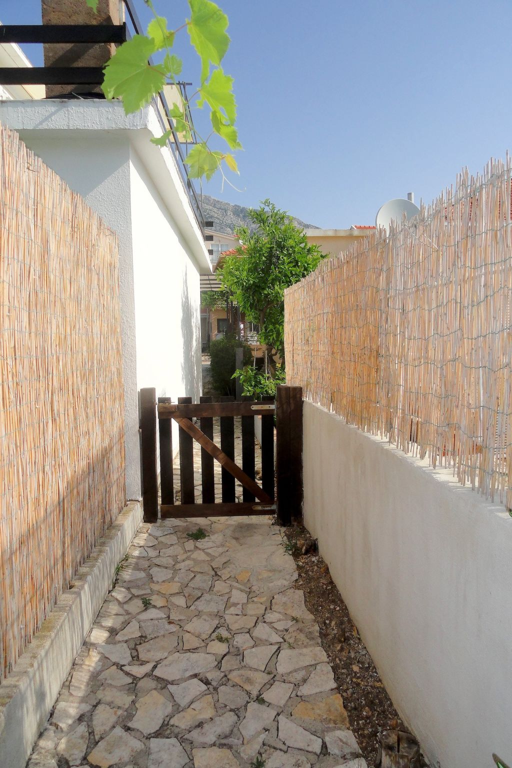 Karmen auf zwei Ebenen mit Garten-Binnen