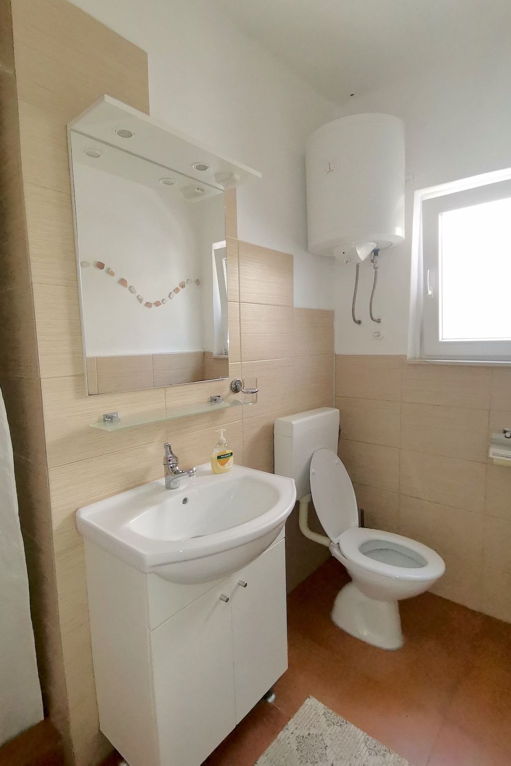 Karmen auf zwei Ebenen mit Garten-Binnen