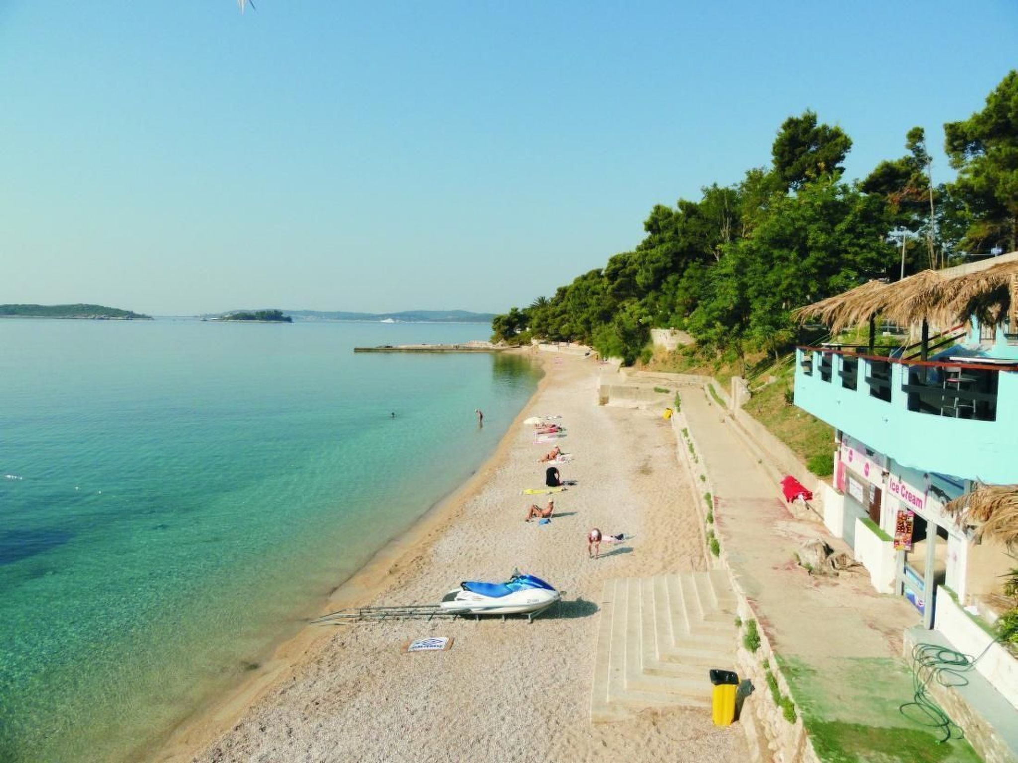 Karmen auf zwei Ebenen mit Garten-Binnen