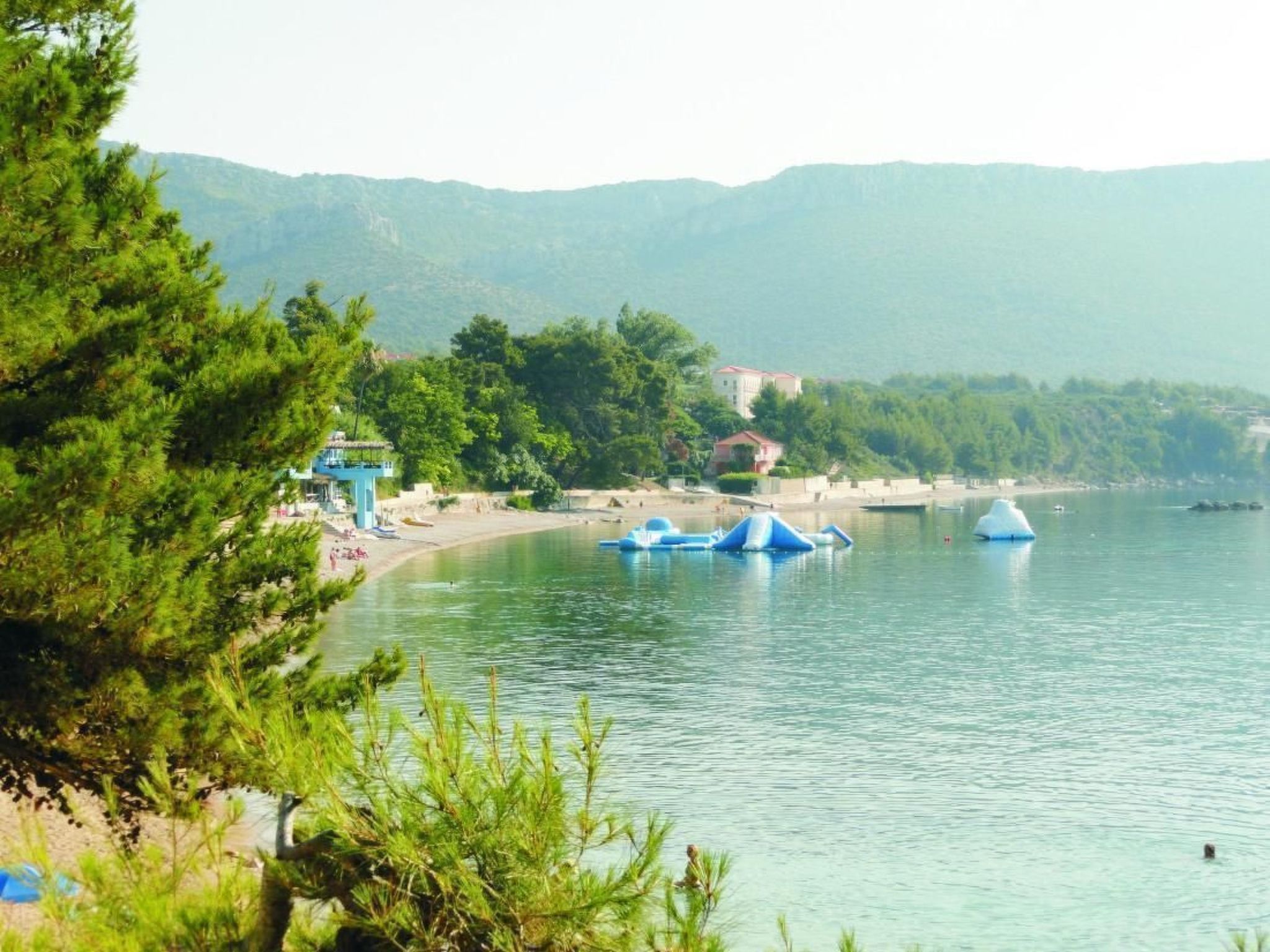 Karmen auf zwei Ebenen mit Garten-Binnen