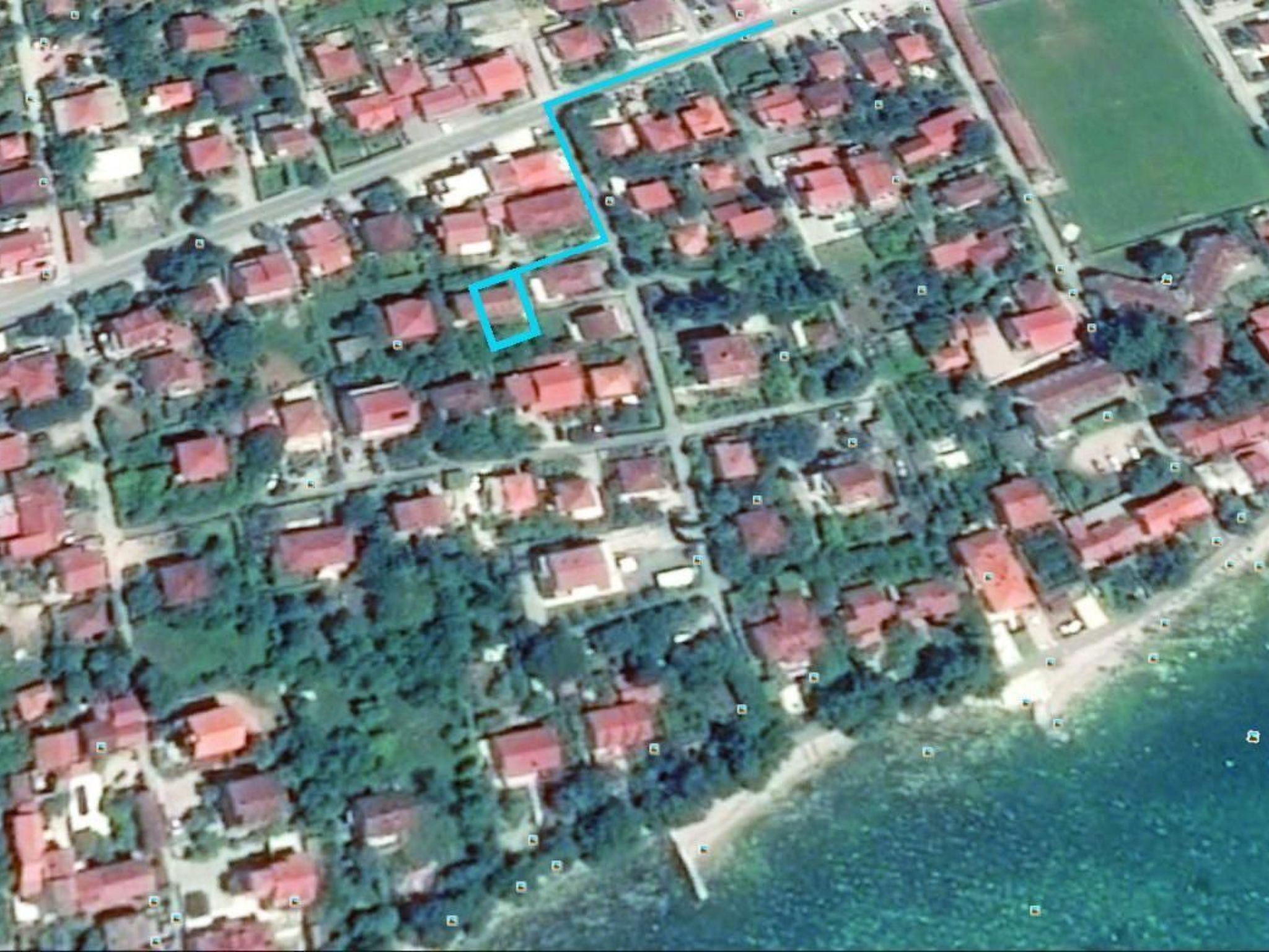 Karmen auf zwei Ebenen mit Garten-Binnen