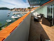 Twee-onder-een-kapwoning vlak aan zee in Brna, Korčula – voor 10 personen - thumbnail 1