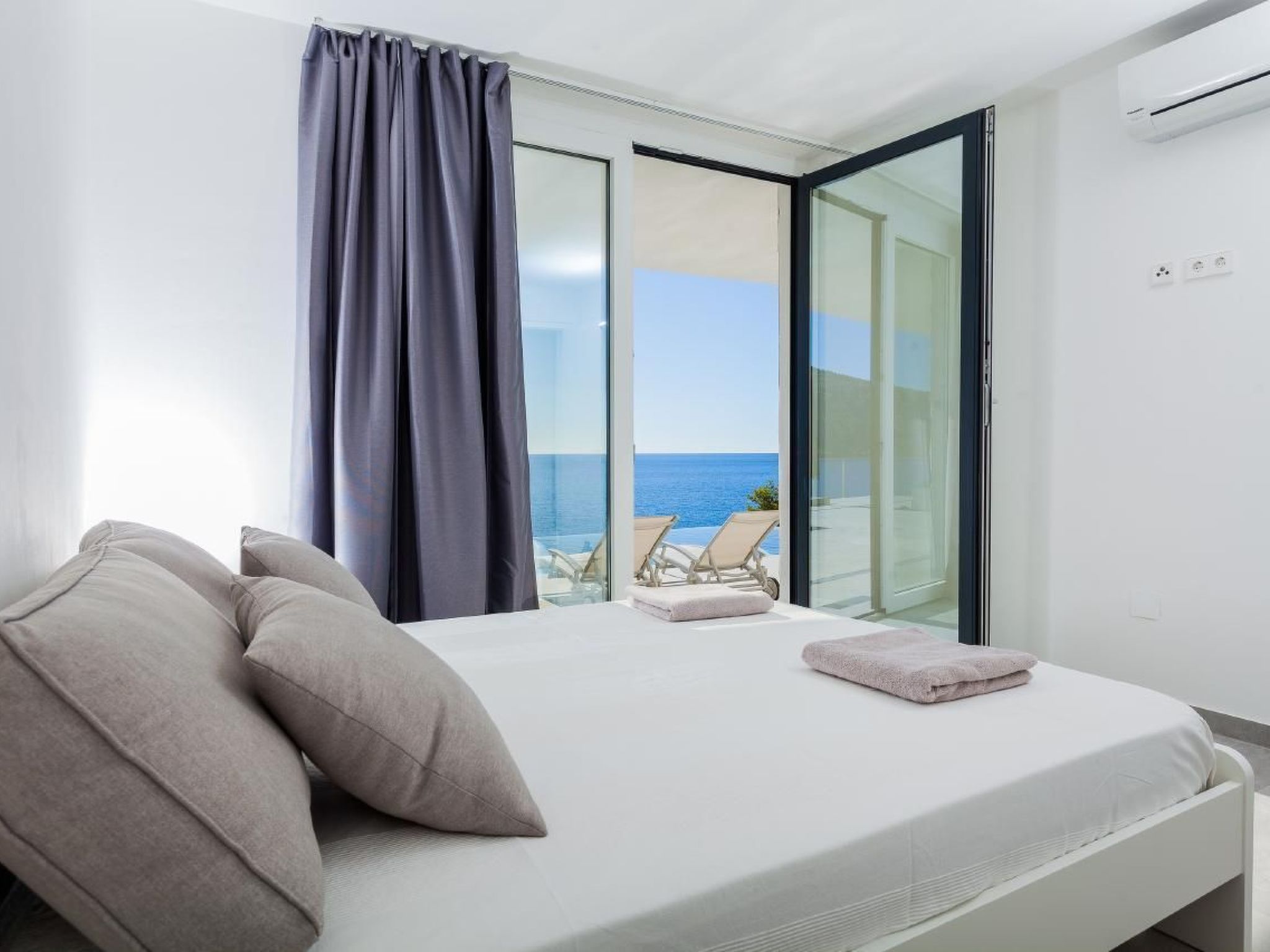 Villa Style and Sea-Inside