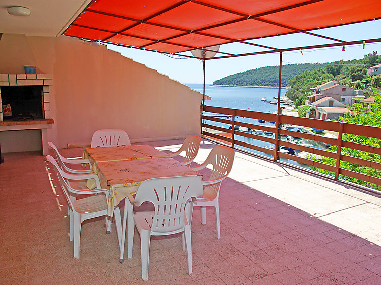 Aan zee: Ruim appartement Šarenko in Korčula/Vela Luka in Korčula/Vela Luka