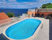 Vrijstaande villa met privézwembad op 25 meter van zee in Prigradica, Korčula - thumbnail 1