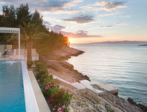 Villa Palma: Luxe oase aan zee met verwarmd zwembad in Prigradica, Korčula - thumbnail 5