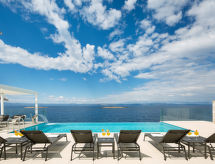 Villa Palma: Luxe oase aan zee met verwarmd zwembad in Prigradica, Korčula - thumbnail 1