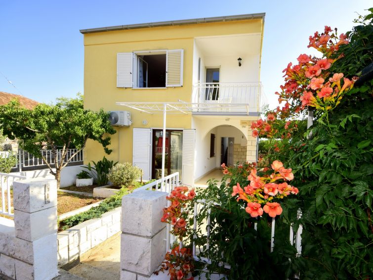 Korcula accommodation villas for rent in Korcula apartments to rent in Korcula holiday homes to rent in Korcula