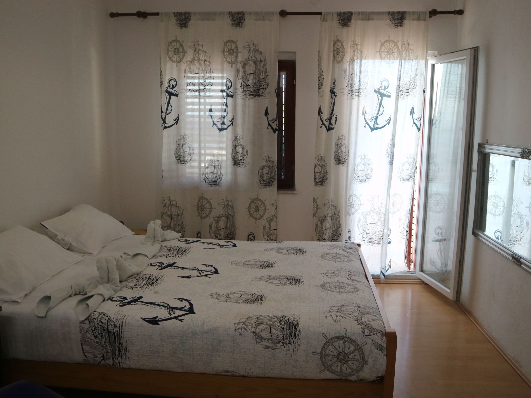 Photo of "Martina" direkt am Wasser