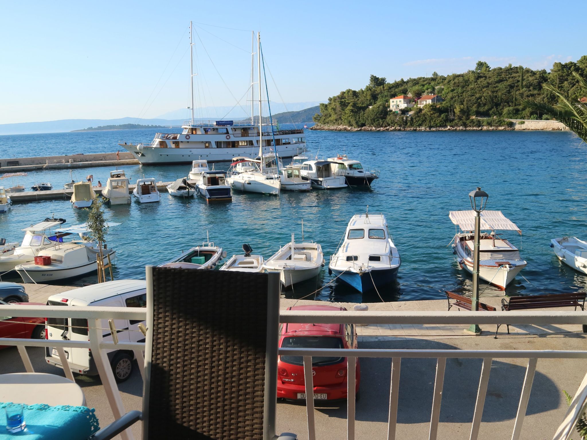 Photo of "Martina" direkt am Wasser