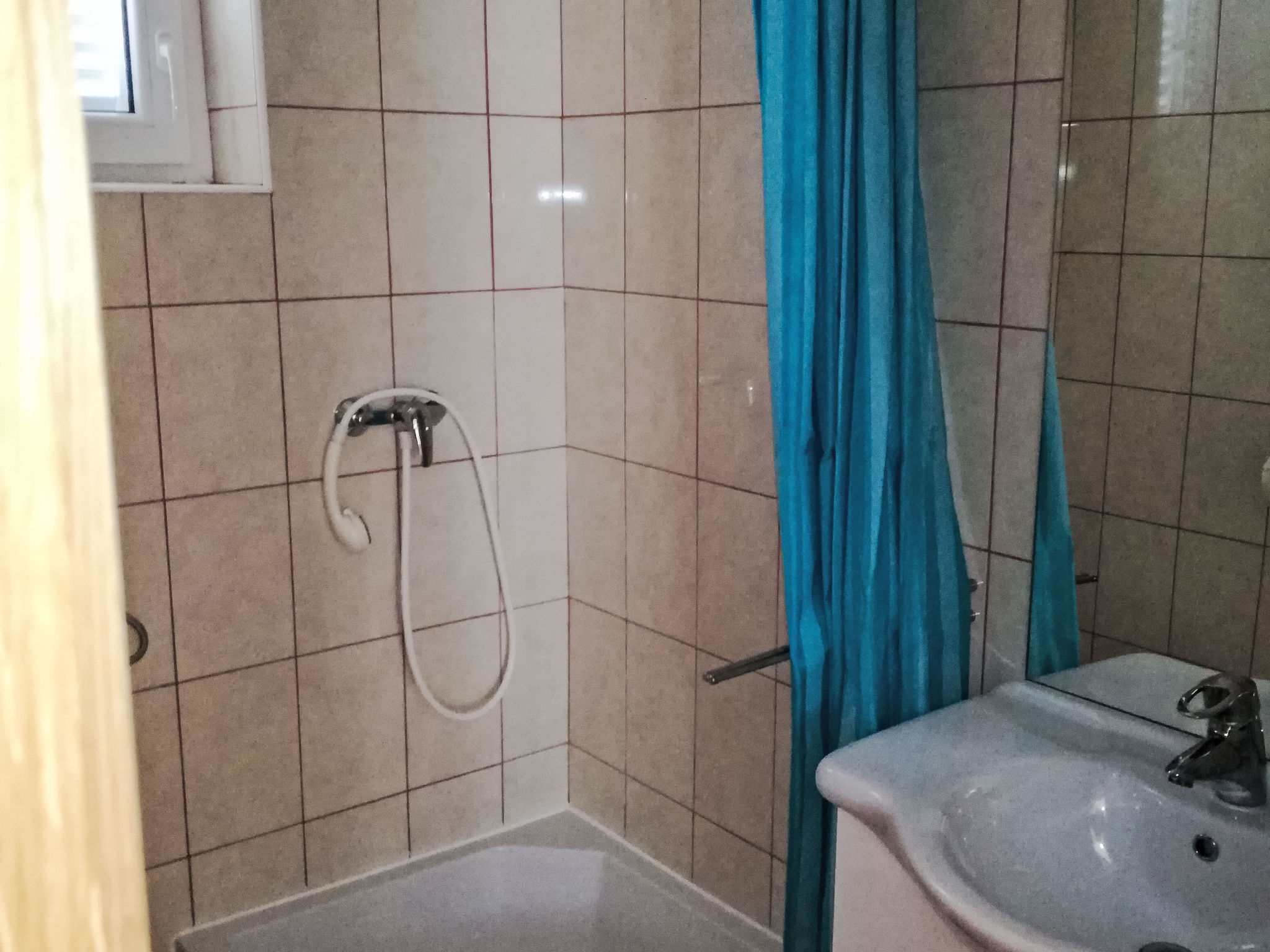 Wohnung mit Balkon - Binnen