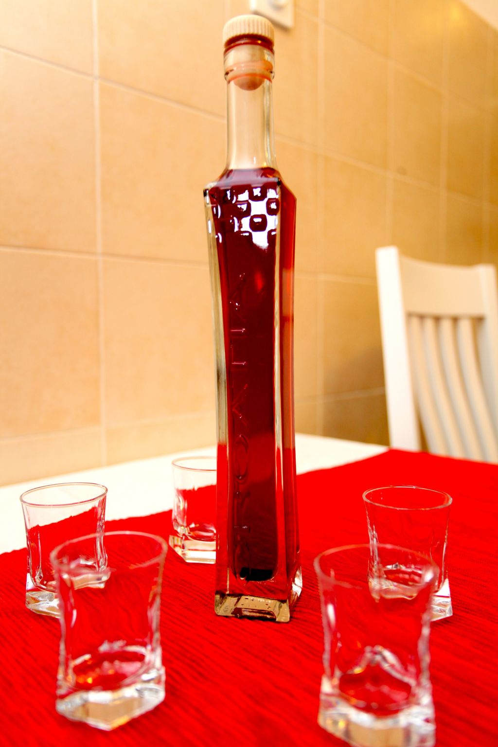 Ivana mitten im Blumengarten-Image-tags.info