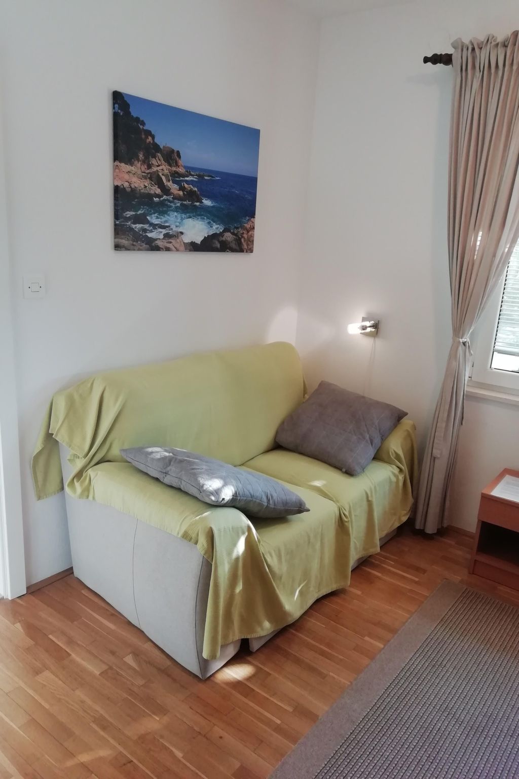 Ivana mitten im Blumengarten-Image-tags.info