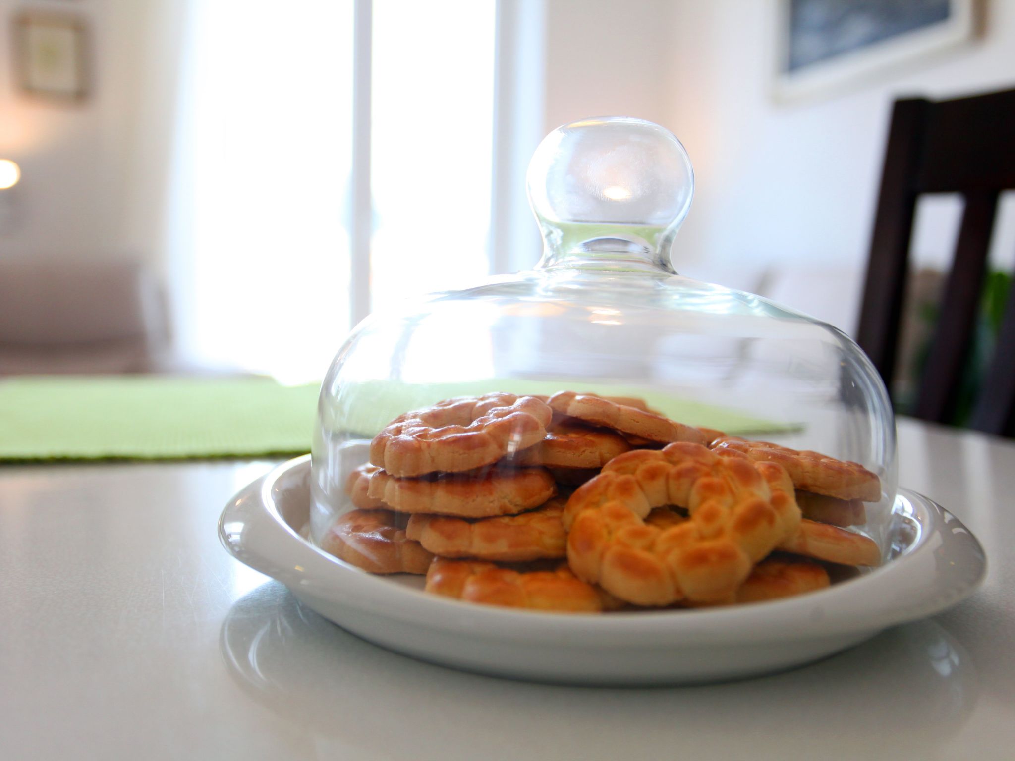 Ivana mitten im Blumengarten-Image-tags.info