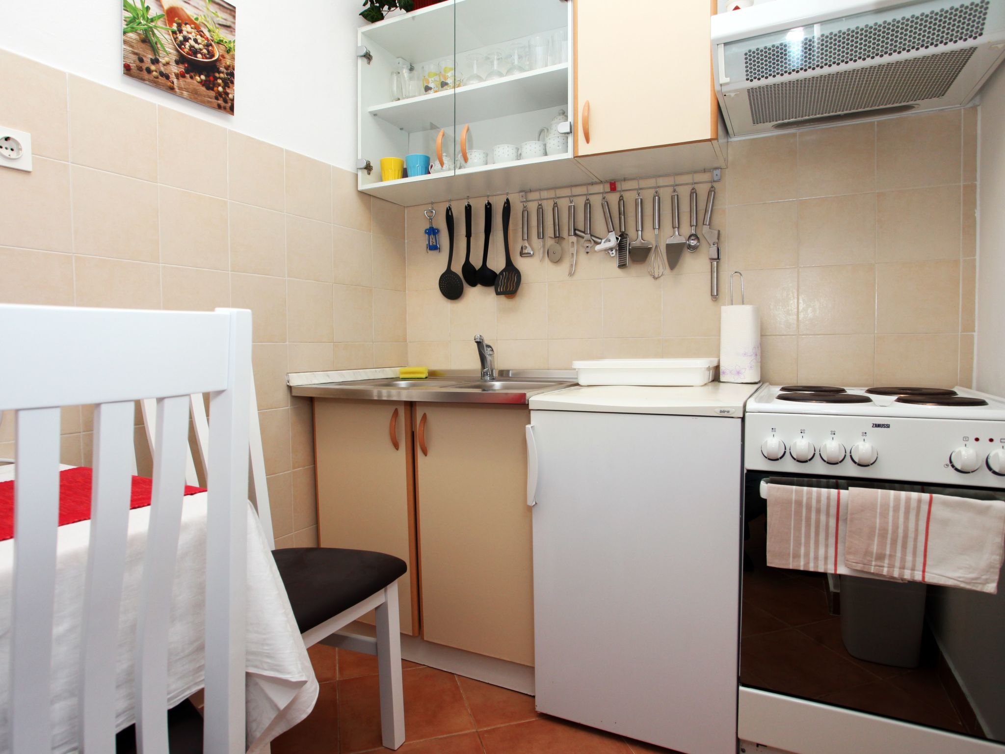 Ivana mitten im Blumengarten-Image-tags.info