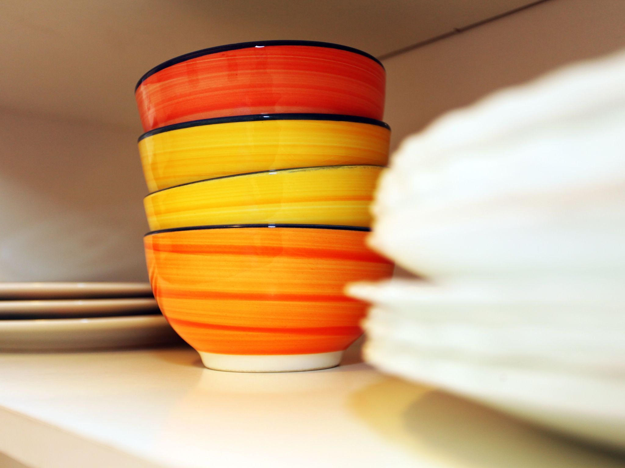 Ivana mitten im Blumengarten-Image-tags.info