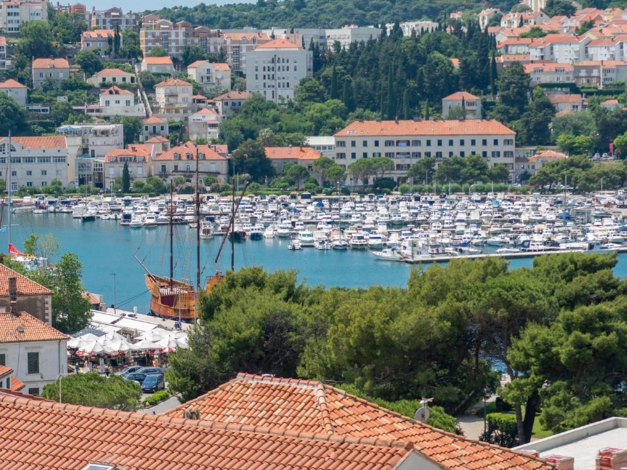 Modernes Apartment mit Meerblick
