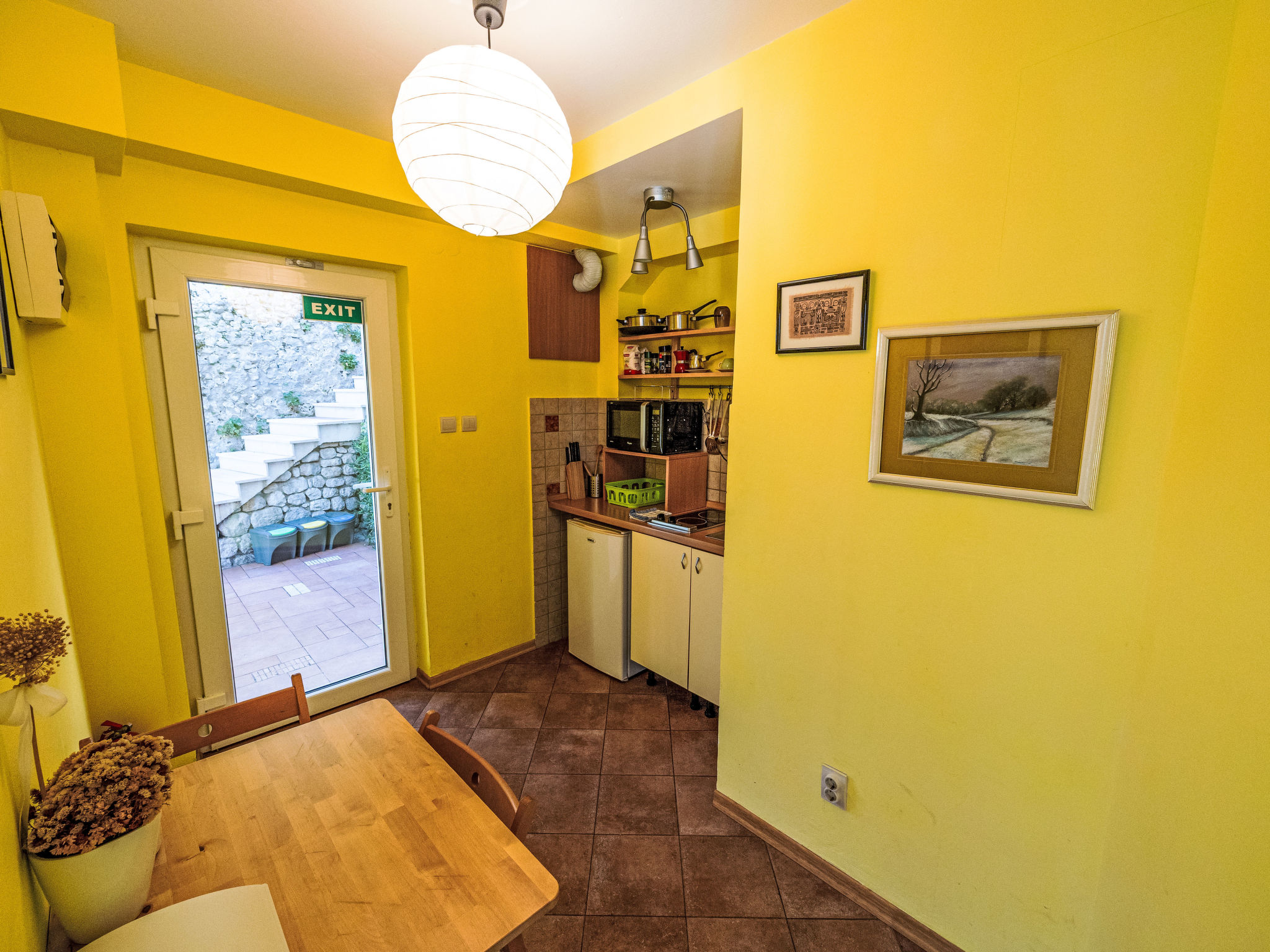 Nette Ferienwohnung in Pile mit Terrasse und Garten - Inside