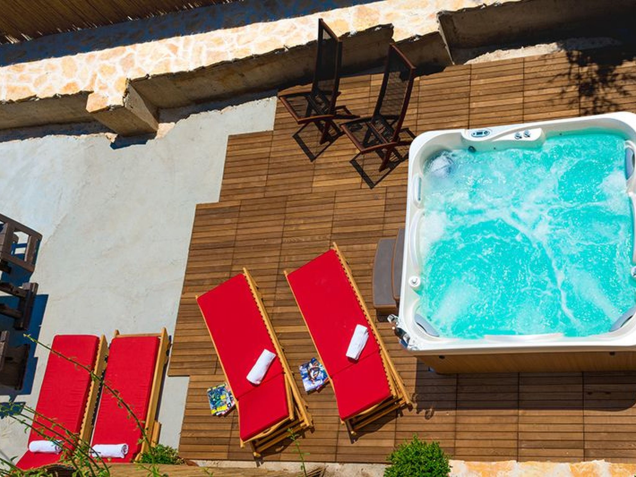 Nette Ferienwohnung in Pile mit Terrasse und Garten