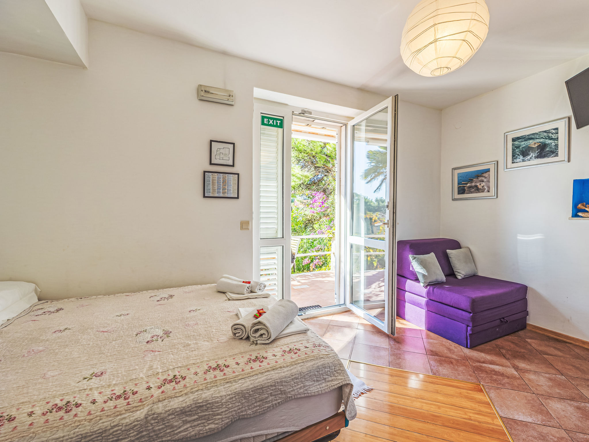 Nette Ferienwohnung in Pile mit Terrasse und Garten - Inside