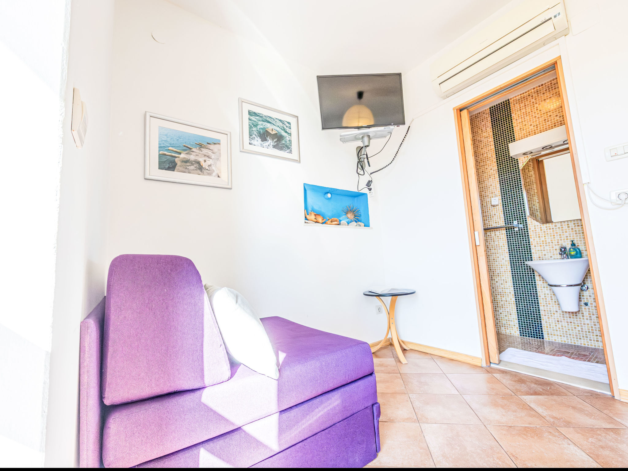 Nette Ferienwohnung in Pile mit Terrasse und Garten - Inside