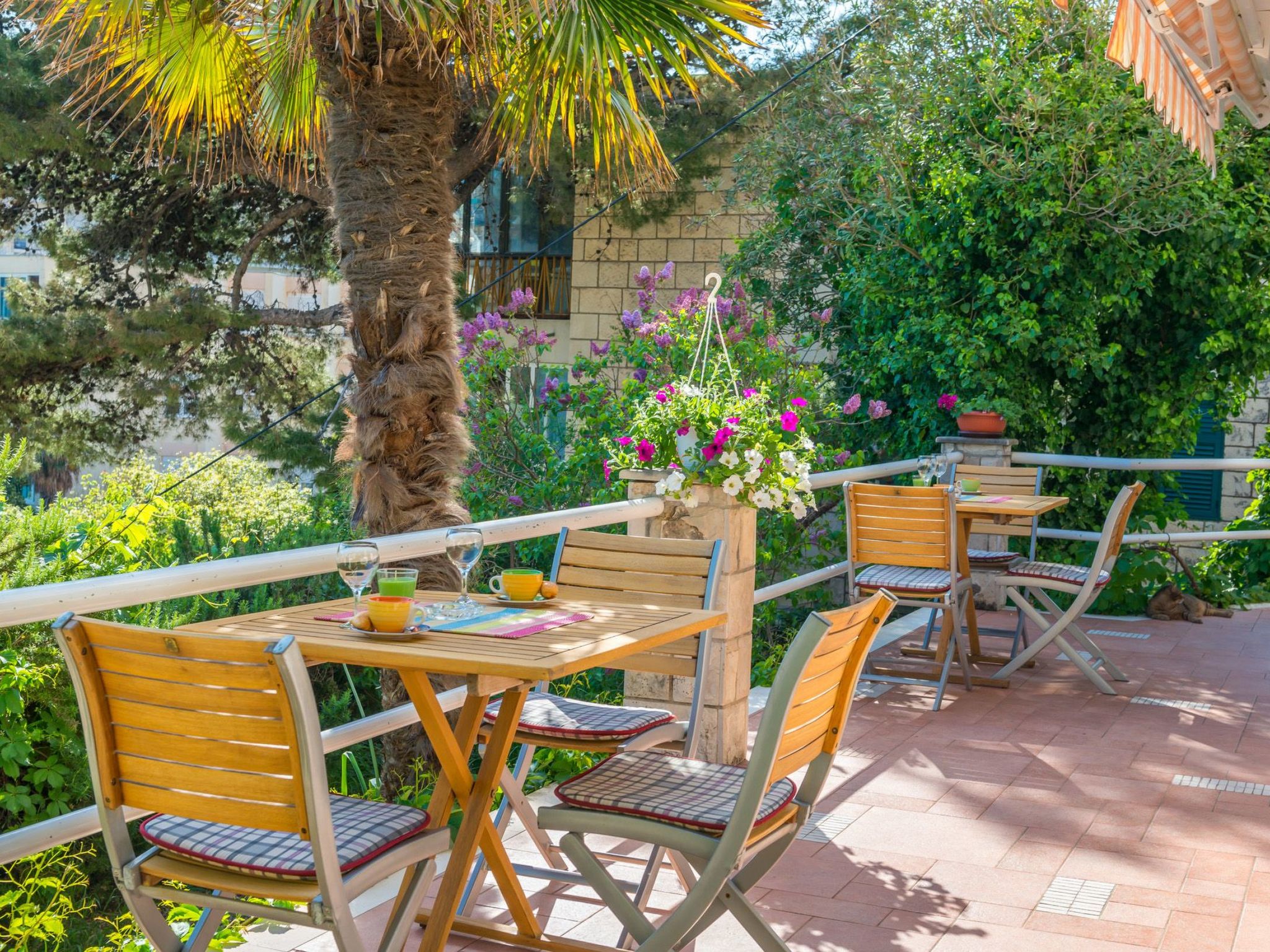 Lassen Sie sich von der fantastischen Aussicht von Ankora - HotTub verzaubern-Buiten