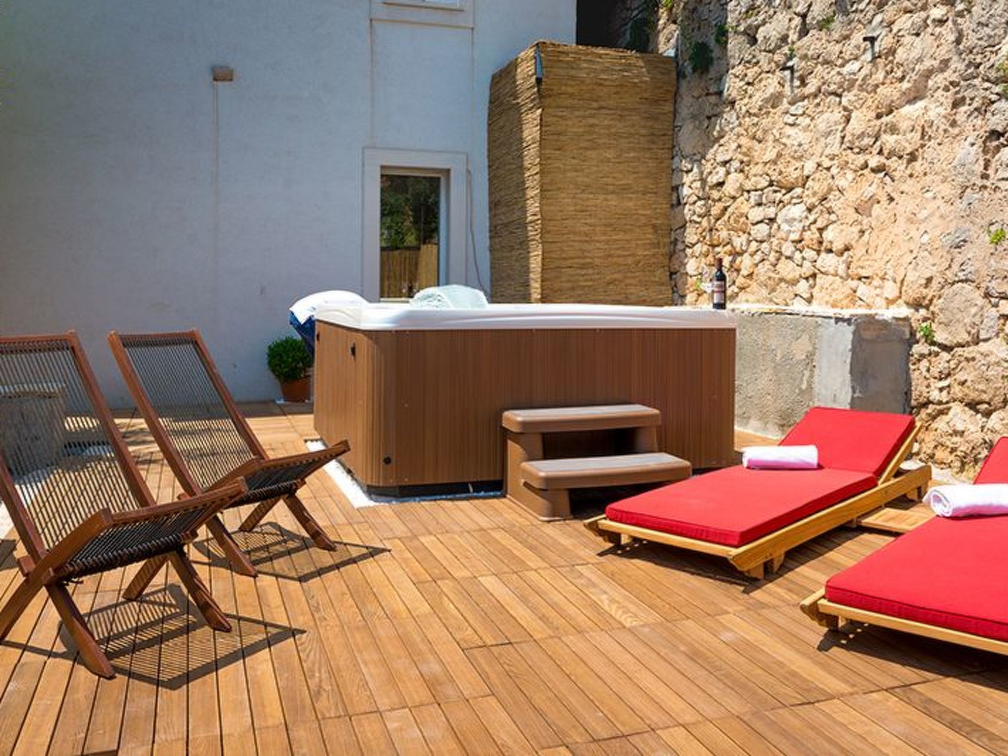 Lassen Sie sich von der fantastischen Aussicht von Ankora - HotTub verzaubern-Binnen