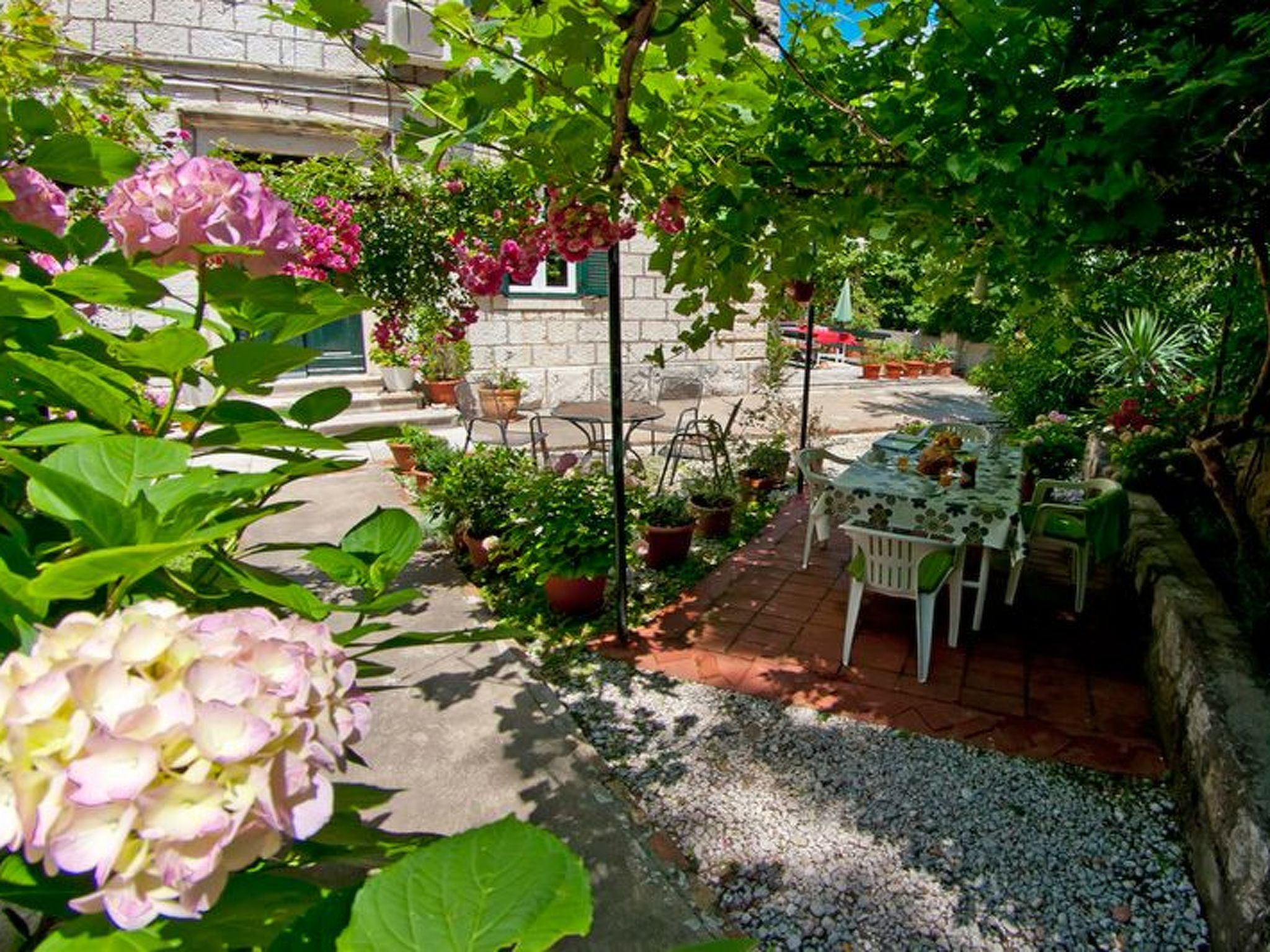 Wohnung im Herzen des Parks Gradac neben der OldTown-Buiten