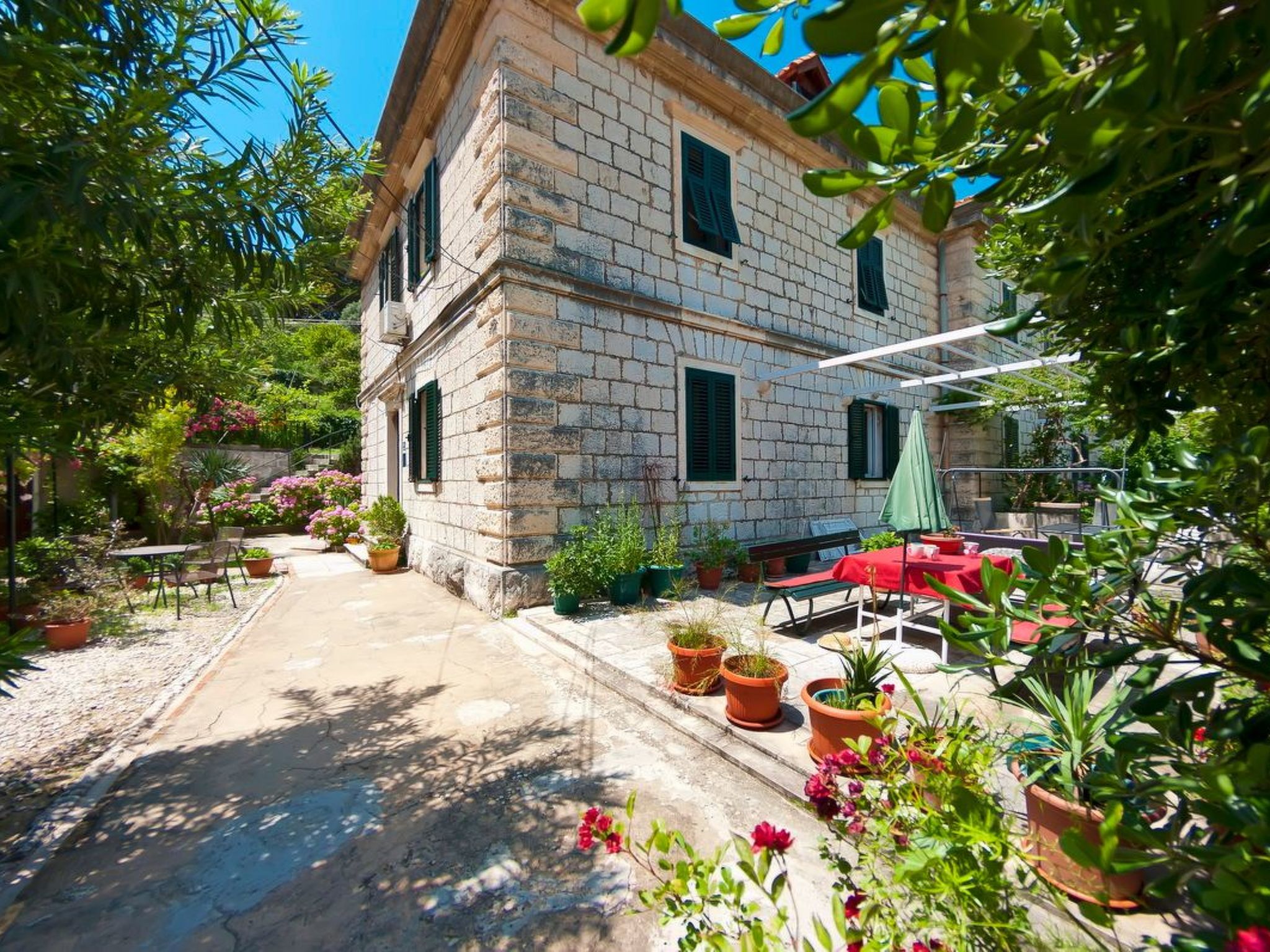 Wohnung im Herzen des Parks Gradac neben der OldTown-Buiten