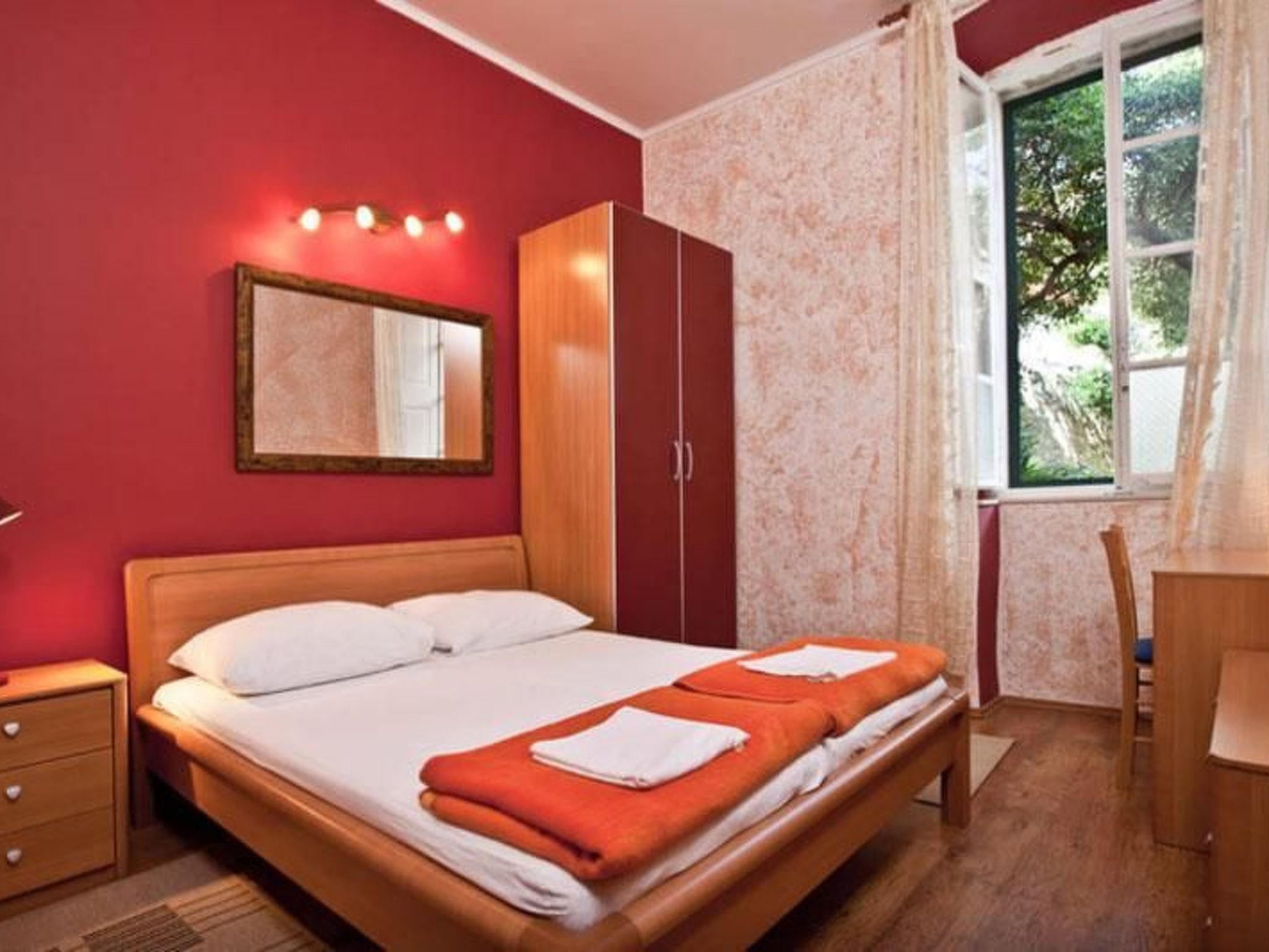 Mediteran in der Nähe von Strand und Altstadt-Binnen