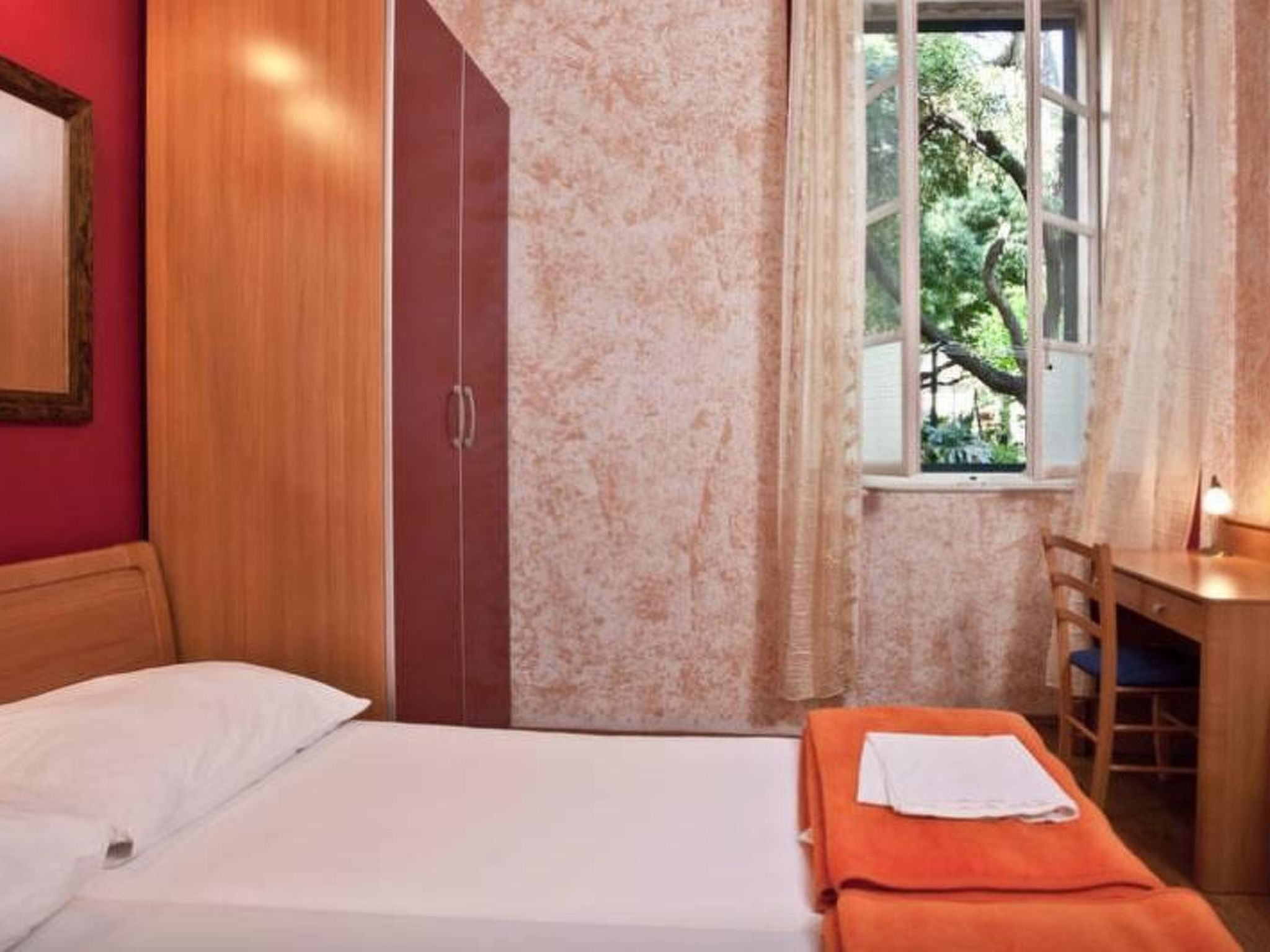 Mediteran in der Nähe von Strand und Altstadt-Binnen