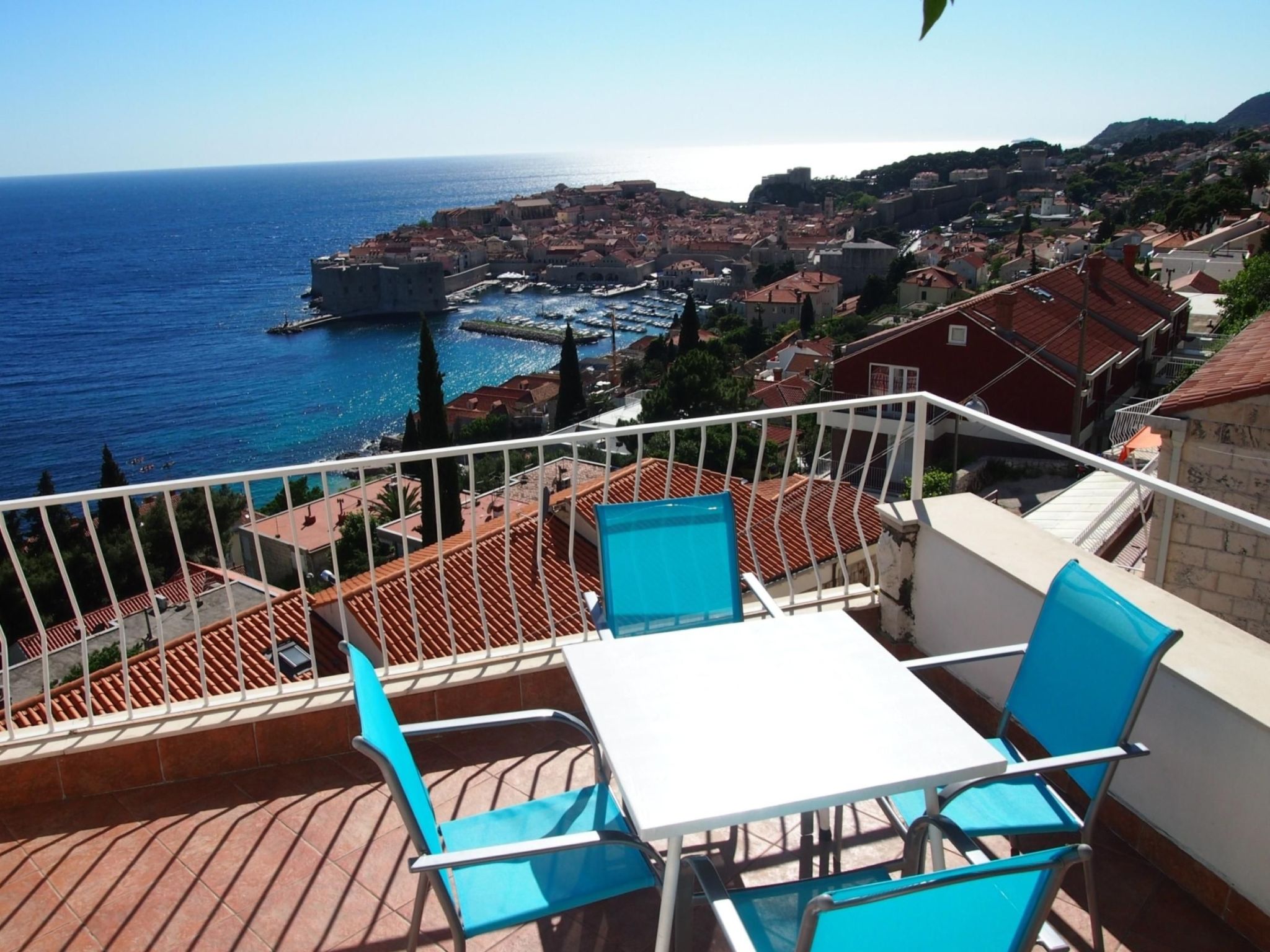 mit Terrasse, in der Nähe des Strandes und des Zentrums, über den Dächern von D Apartment in Dubrovnik
