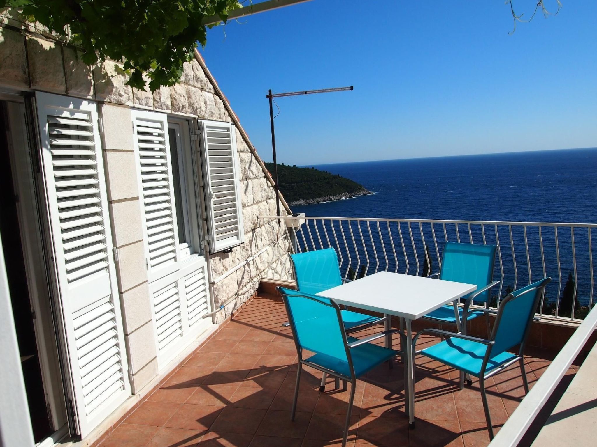 Photo of mit Terrasse, in der Nähe des Strandes und des Zentrums, über den Dächern von D