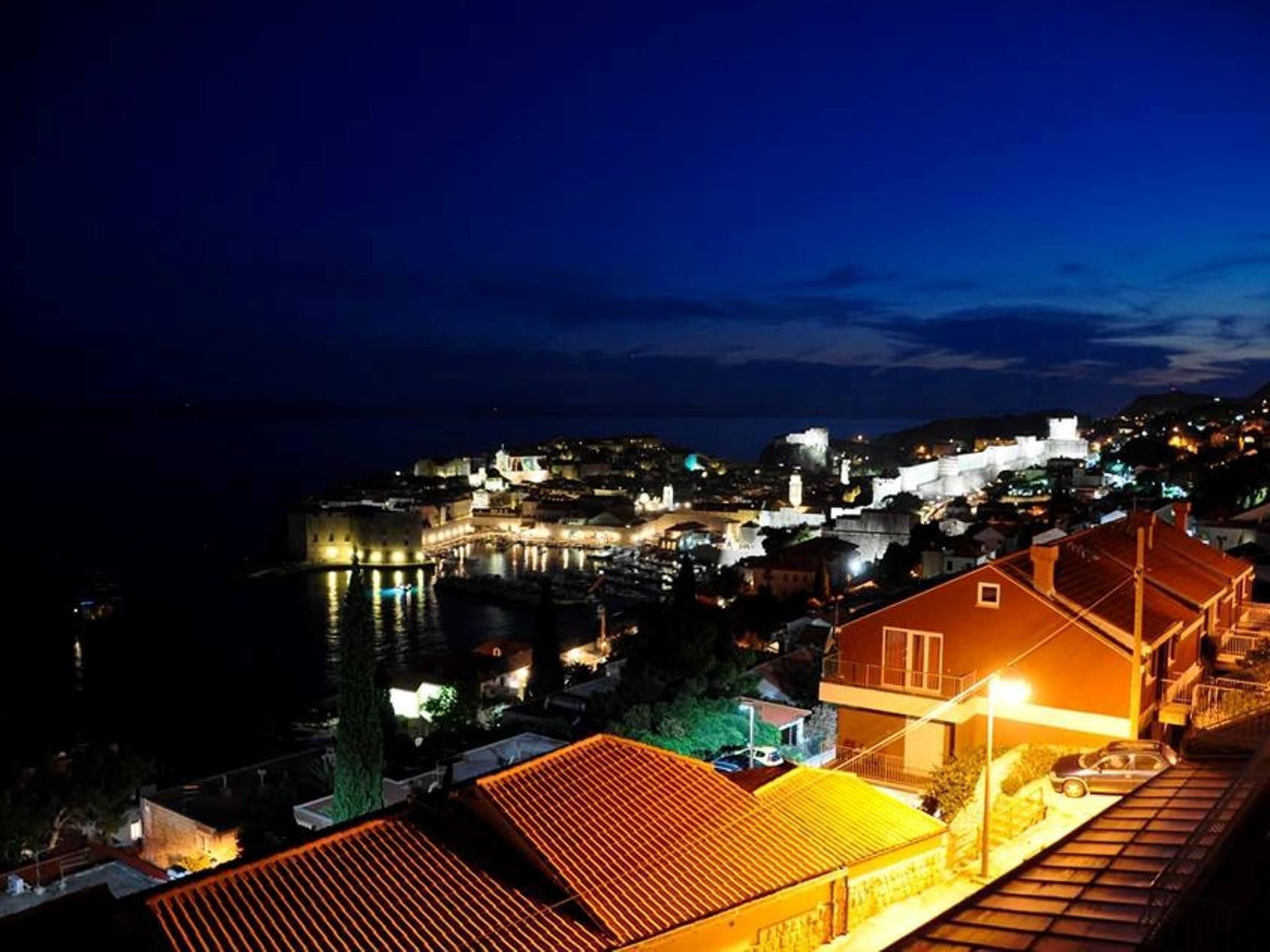 Photo of mit Terrasse, in der Nähe des Strandes und des Zentrums, über den Dächern von D