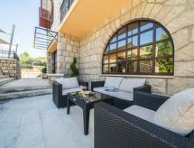 Vrijstaande villa met privézwembad op 20 meter van het strand in Dubrovnik - thumbnail 2