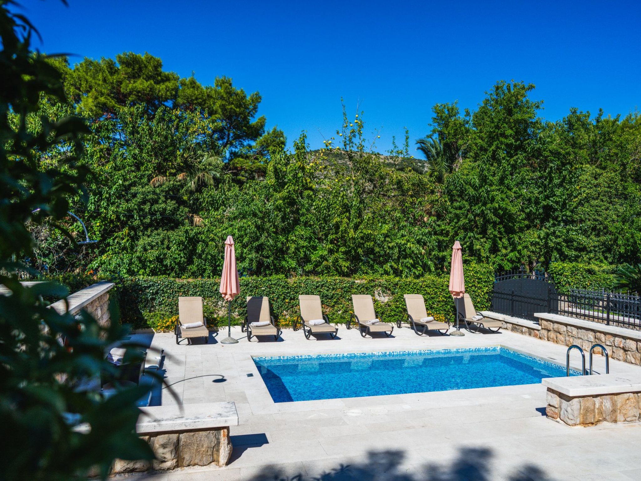 Luxuriöse Villa am Strand in Dubrovnik mit Pool-Inside