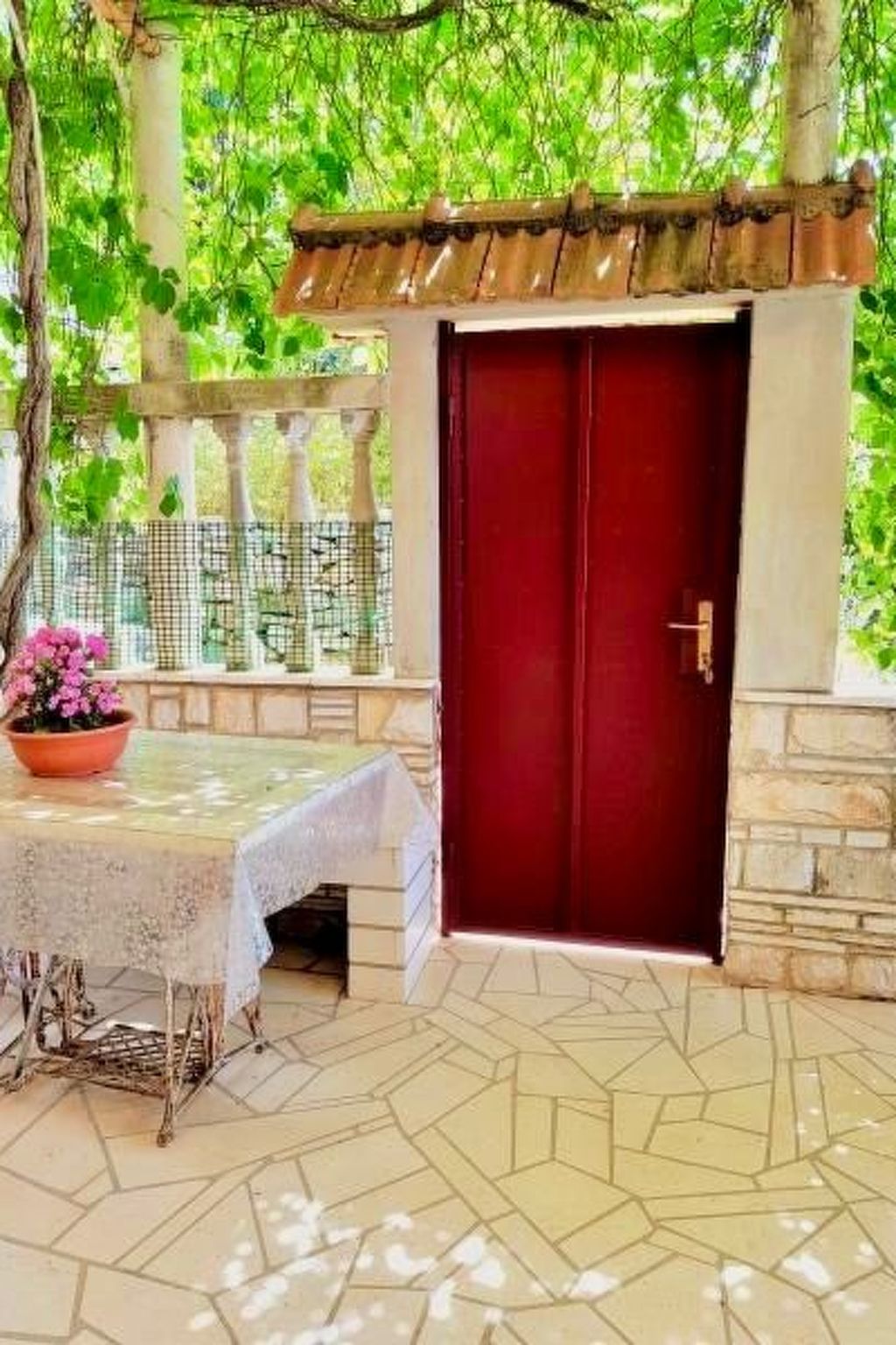 Villa mit Blick auf das Wasser-Image-tags.info