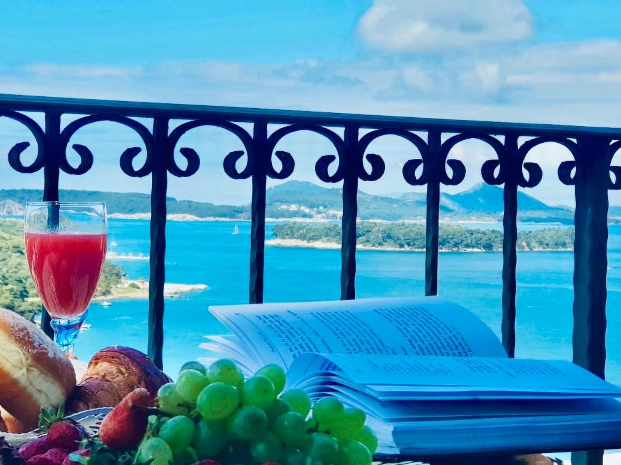 Villa mit Blick auf das Wasser-Buiten