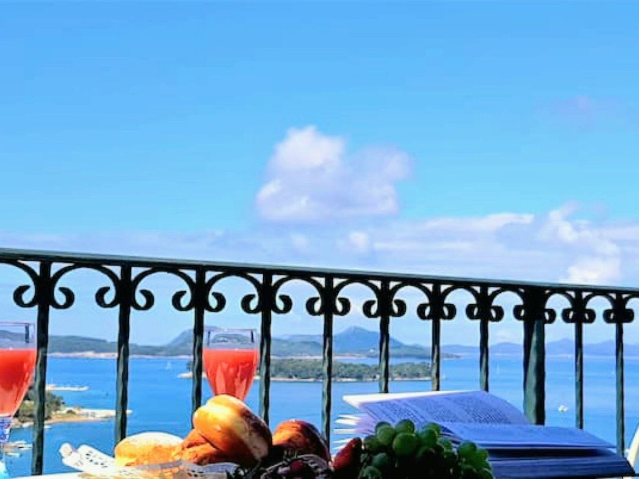 Villa mit Blick auf das Wasser-Buiten