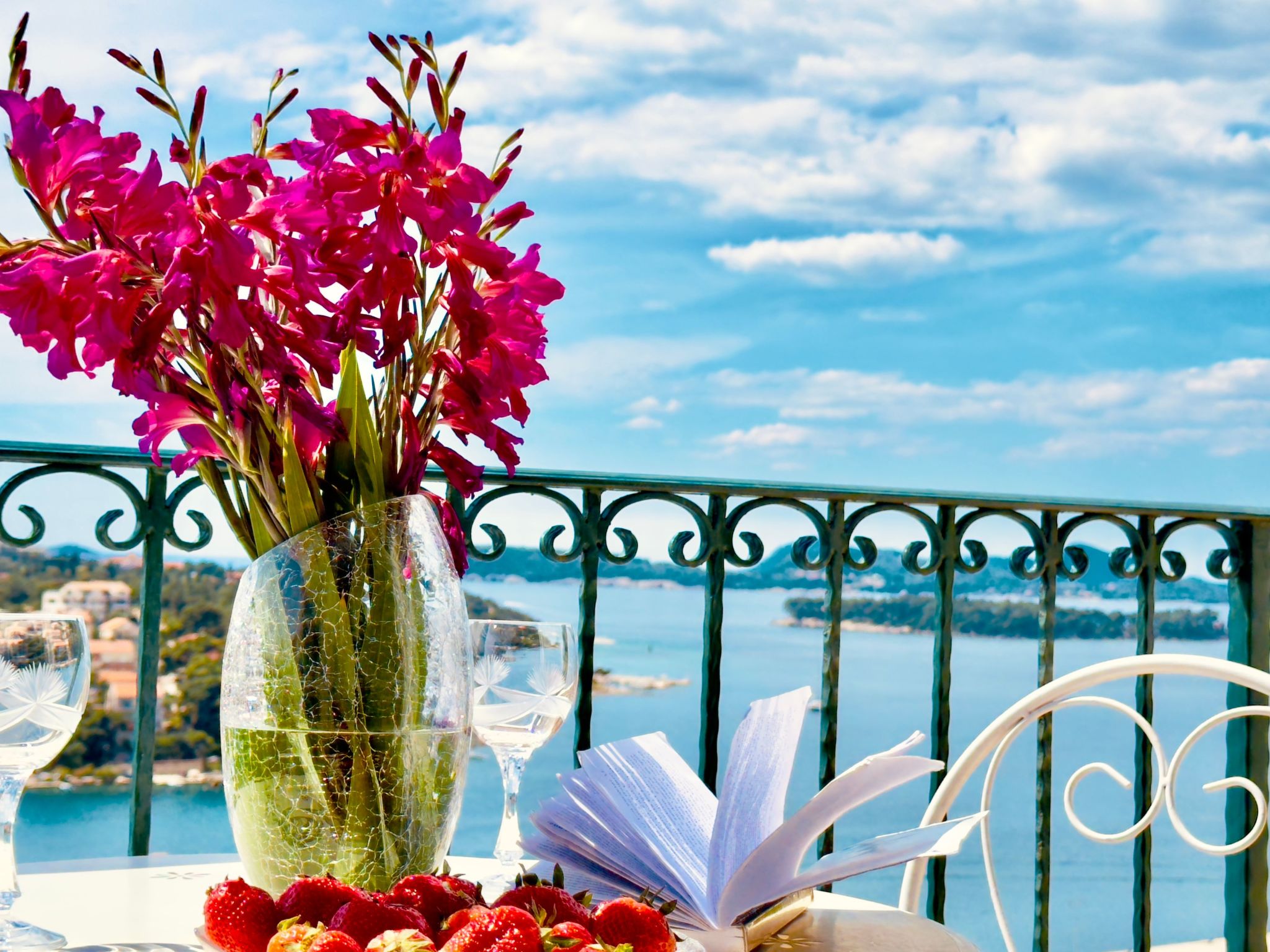Photo of Villa mit Blick auf das Wasser