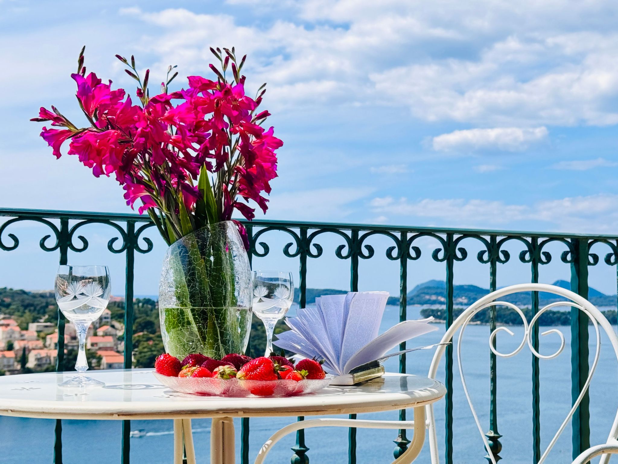 Photo of Villa mit Blick auf das Wasser