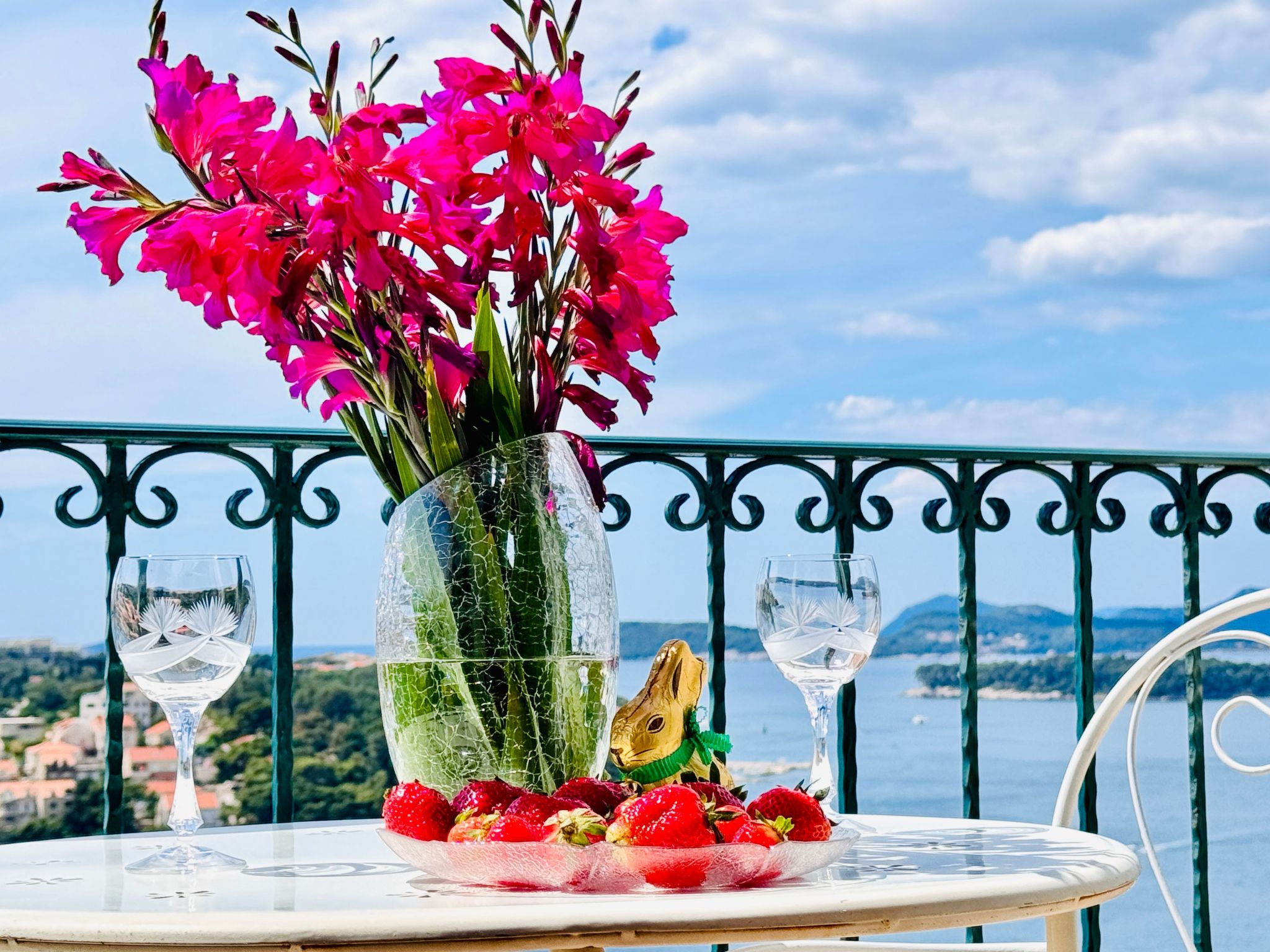 Photo of Villa mit Blick auf das Wasser